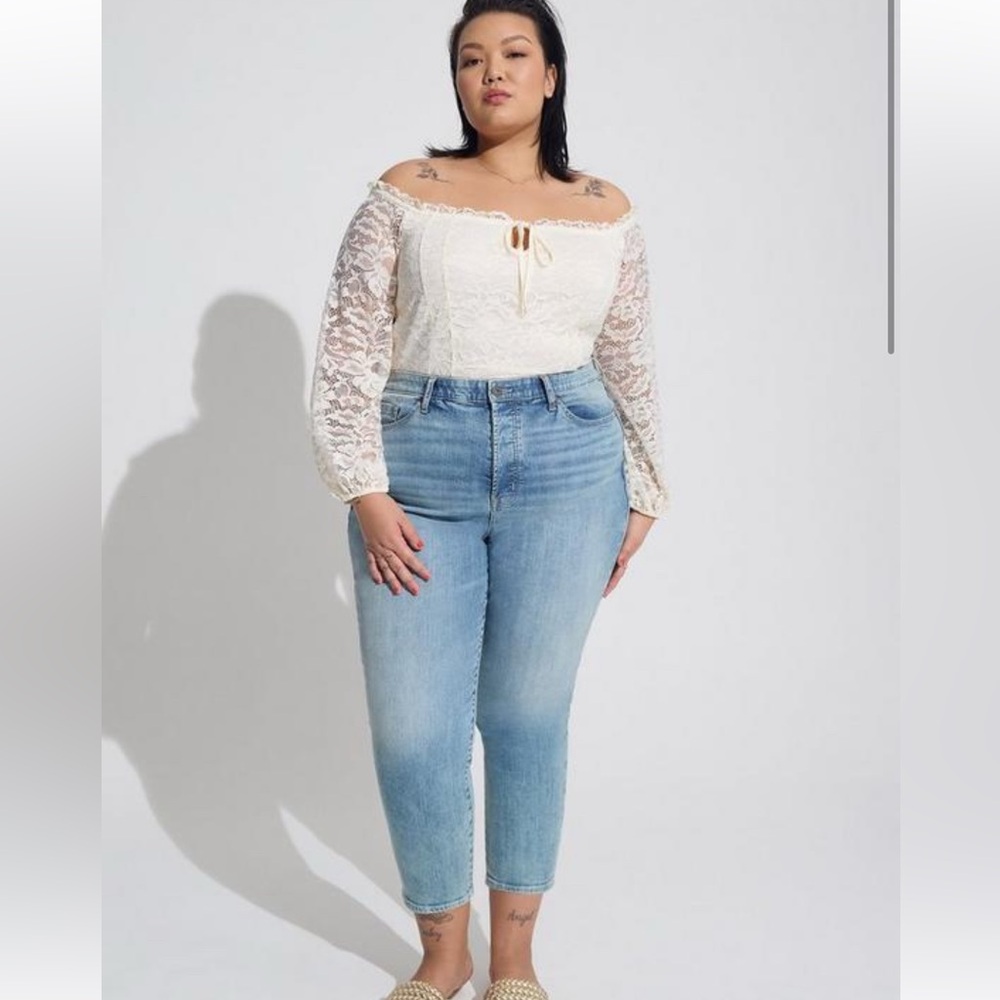 Torrid Stretch Lace Off Shoulder Corset
Seamed Long Sleeve Top